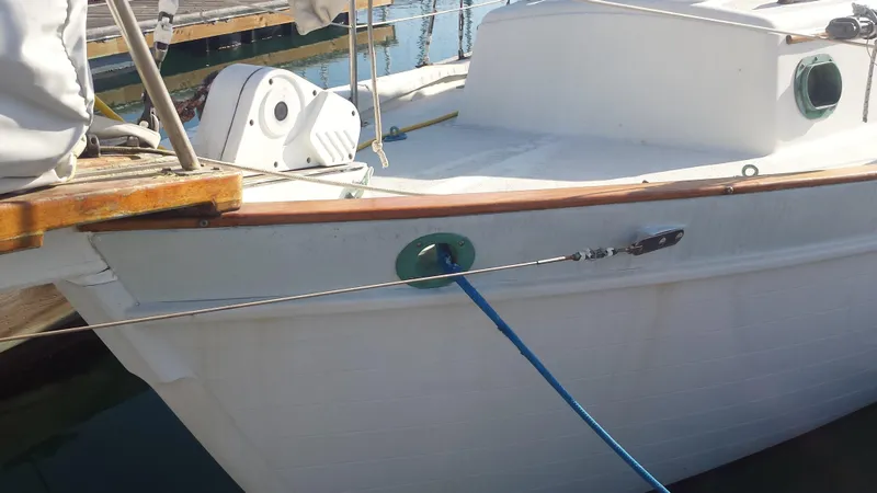 1985 Pacific Seacraft 27 Orion Mark II, Cutter