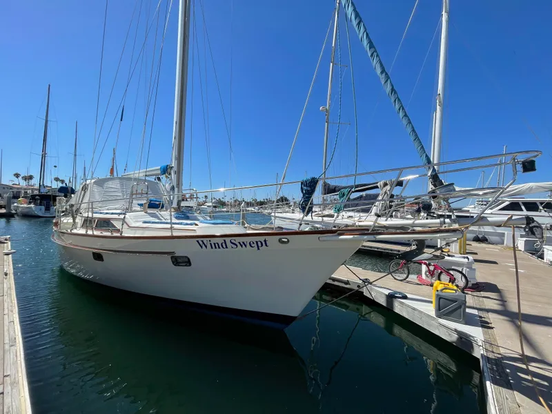 1987 Irwin 43 MK III Center Cockpit