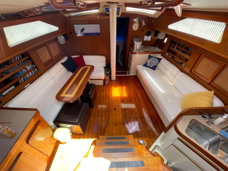 1987 Irwin 43 MK III Center Cockpit