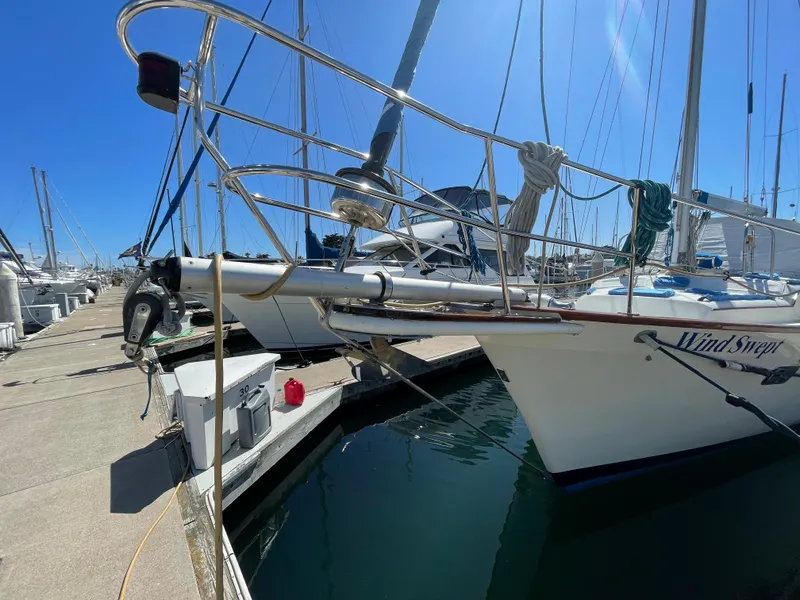 1987 Irwin 43 MK III Center Cockpit