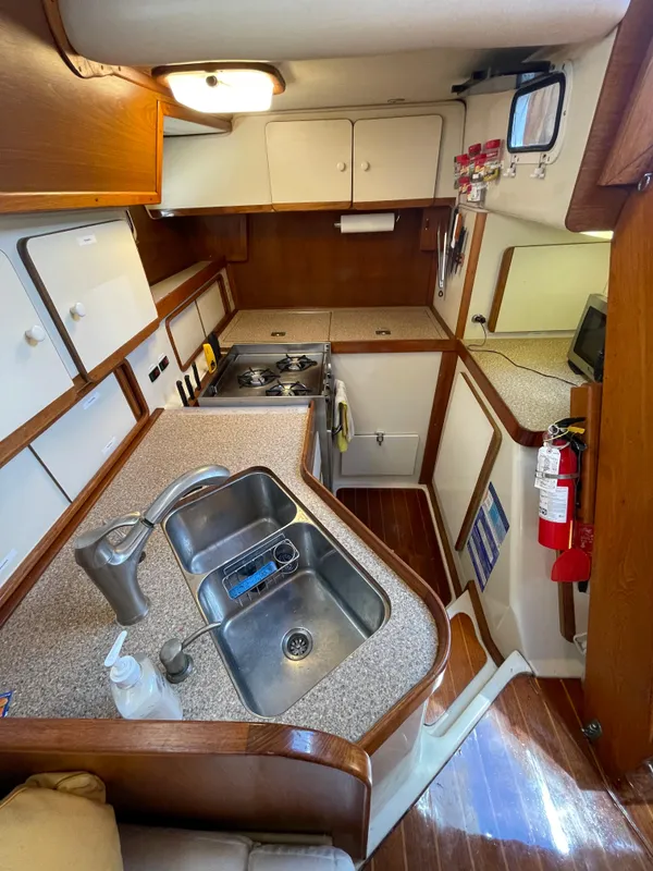 1987 Irwin 43 MK III Center Cockpit