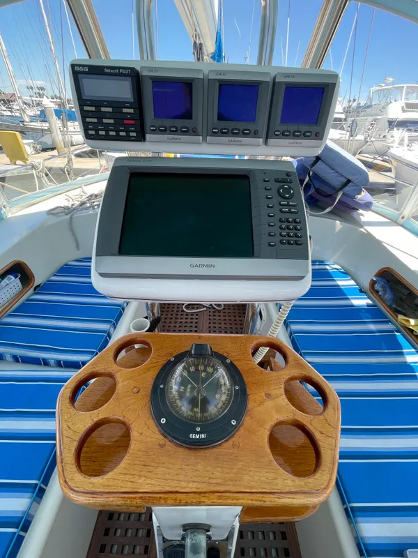 1987 Irwin 43 MK III Center Cockpit