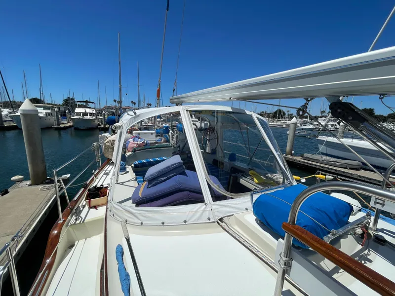 1987 Irwin 43 MK III Center Cockpit