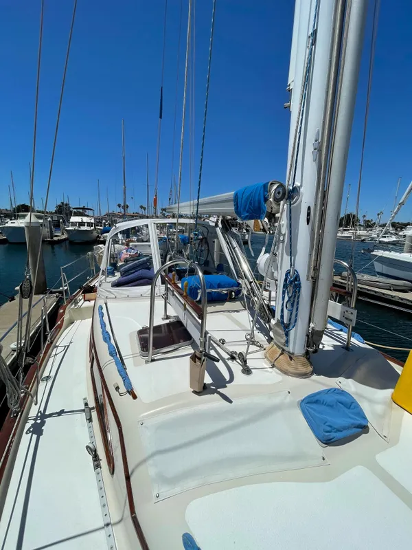 1987 Irwin 43 MK III Center Cockpit