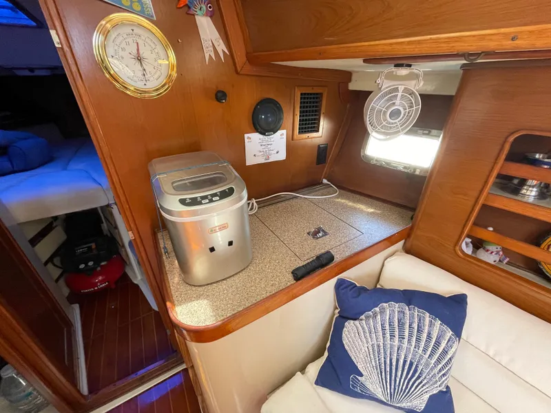 1987 Irwin 43 MK III Center Cockpit