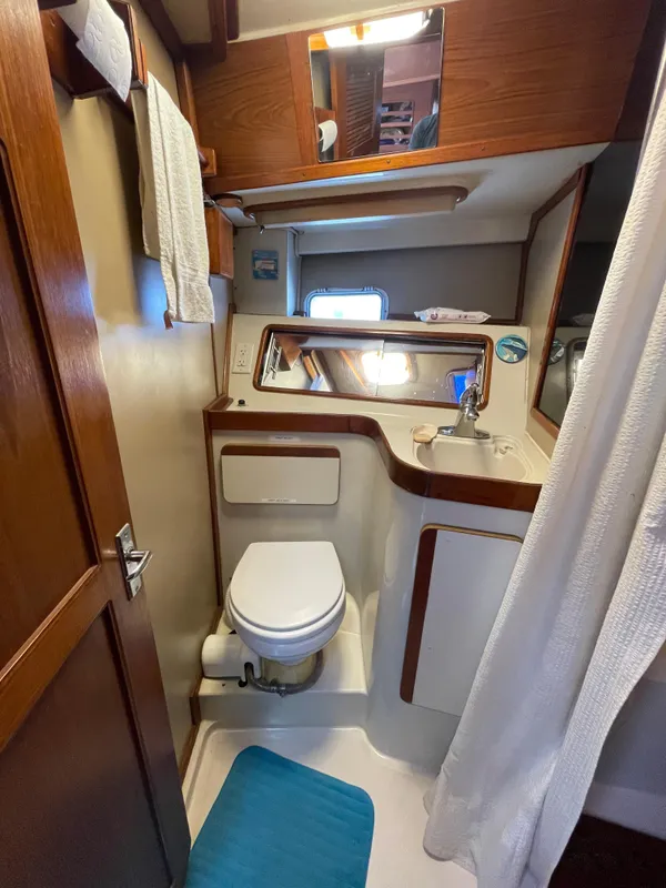 1987 Irwin 43 MK III Center Cockpit