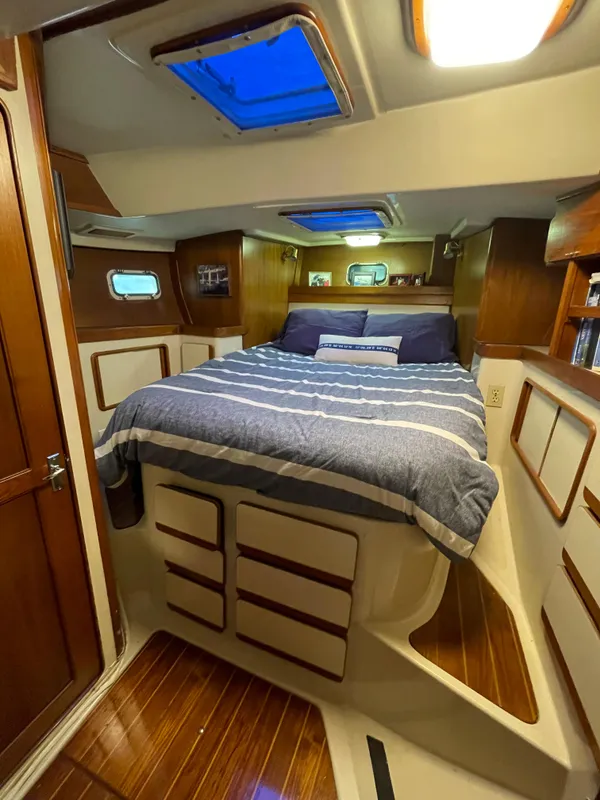 1987 Irwin 43 MK III Center Cockpit