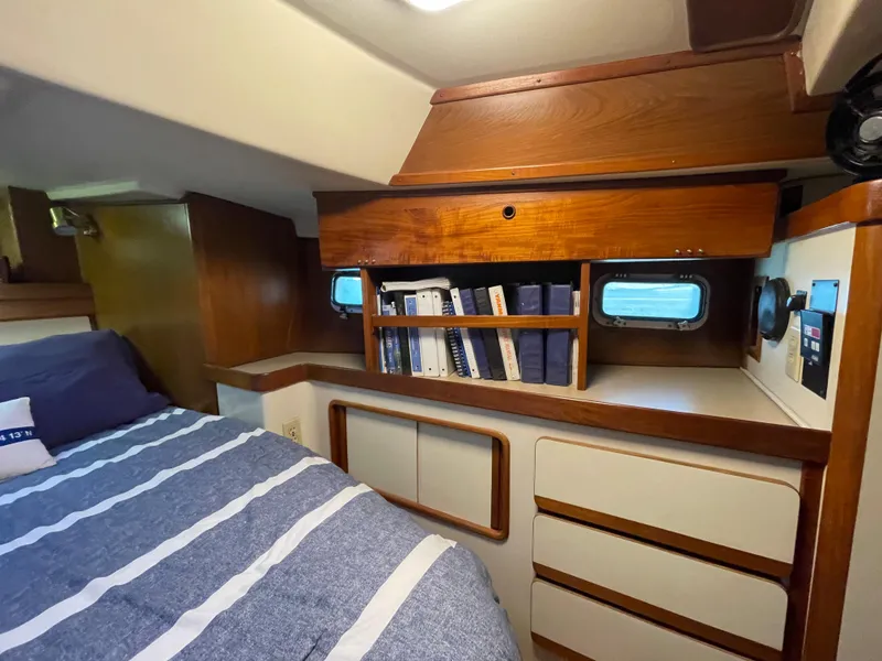 1987 Irwin 43 MK III Center Cockpit