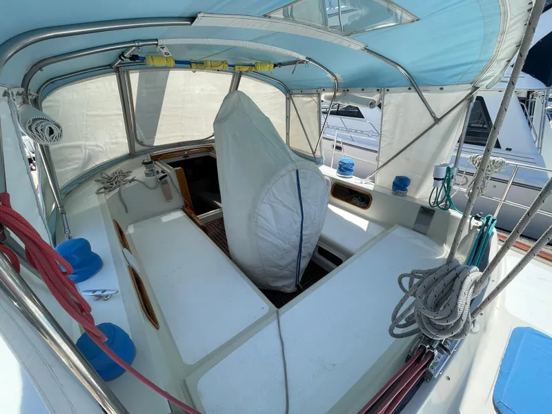 1987 Irwin 43 MK III Center Cockpit