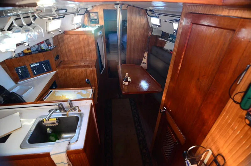 1984 Caliber 28
