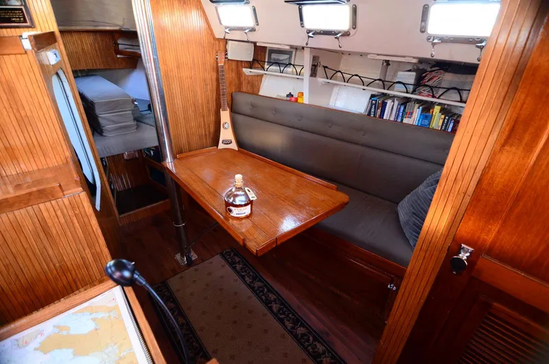 1984 Caliber 28