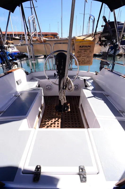 1984 Caliber 28