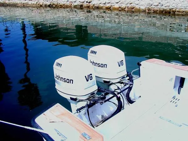 1996 Boston Whaler OUTRAGE