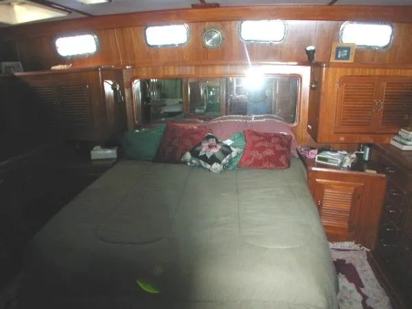 1984 Spindrift Sundeck Motoryacht