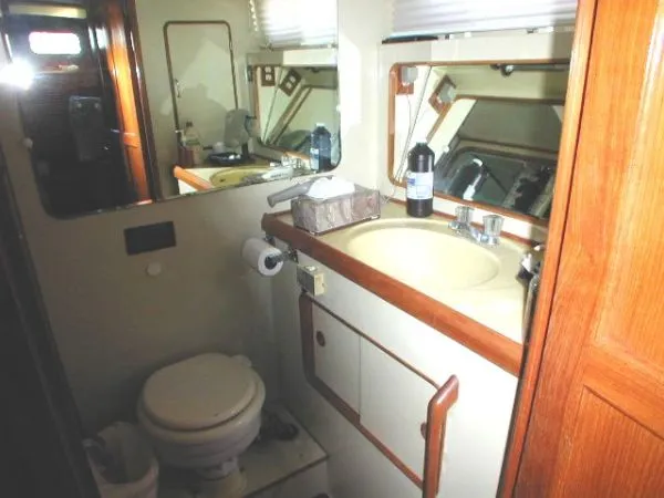 1984 Spindrift Sundeck Motoryacht