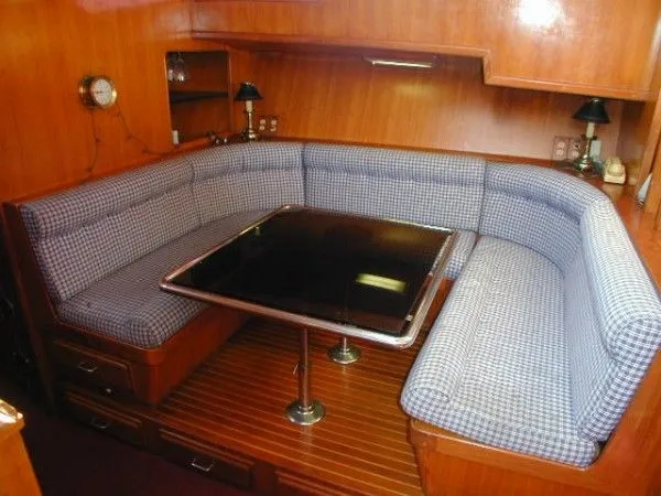 1984 Spindrift Sundeck Motoryacht