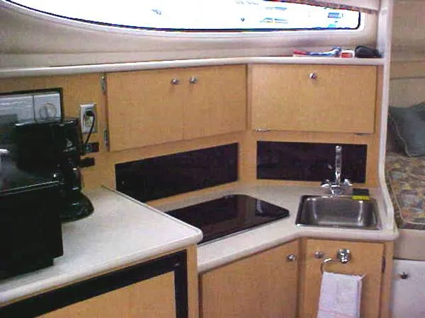 2000 Bayliner 3055