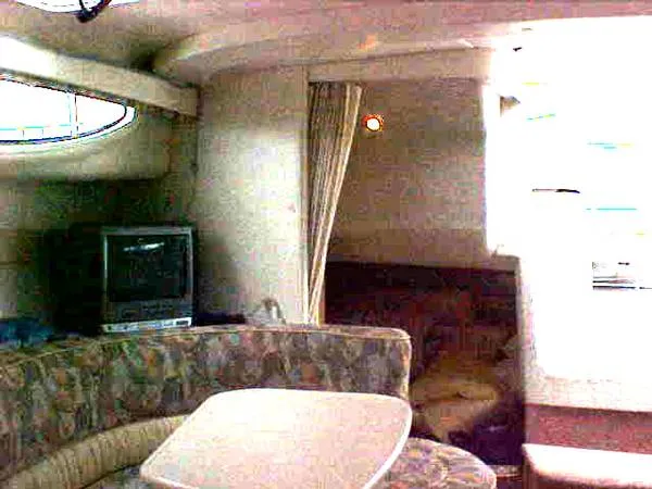 2000 Bayliner 3055