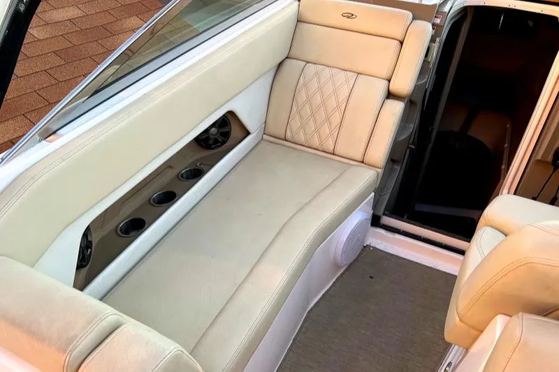 2018 Regal 28 Express