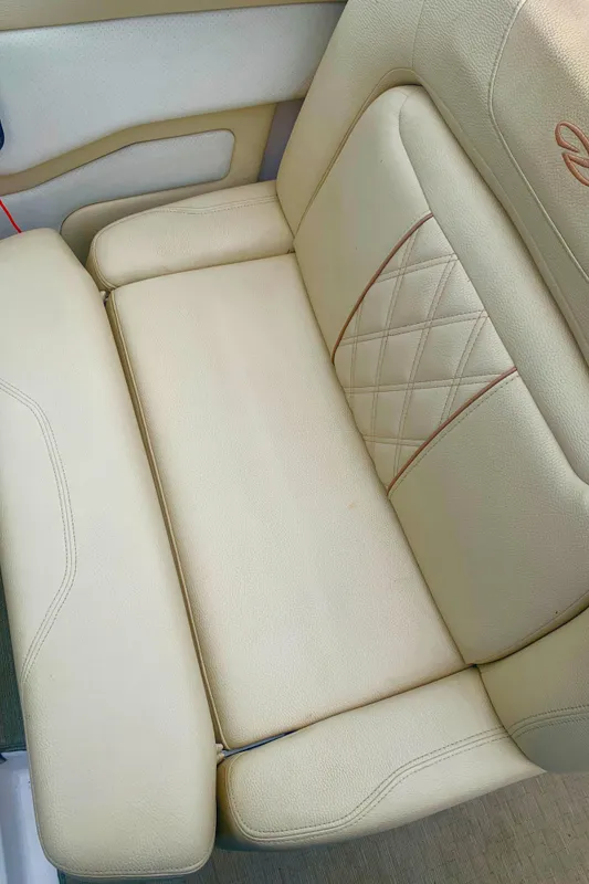 2018 Regal 28 Express