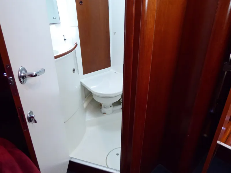 Ensuite master head