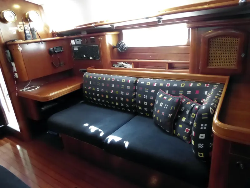 Settee 2