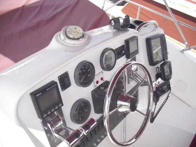 1998 Silverton 351 Sedan
