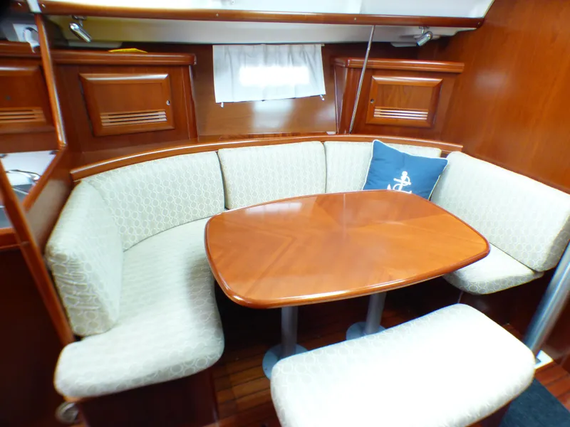 2006 Beneteau 393