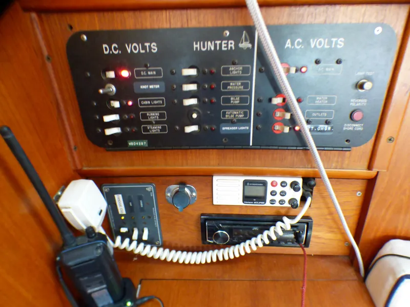 1991 Hunter 30T