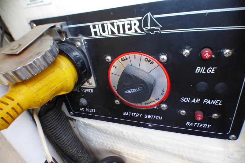 1991 Hunter 30T