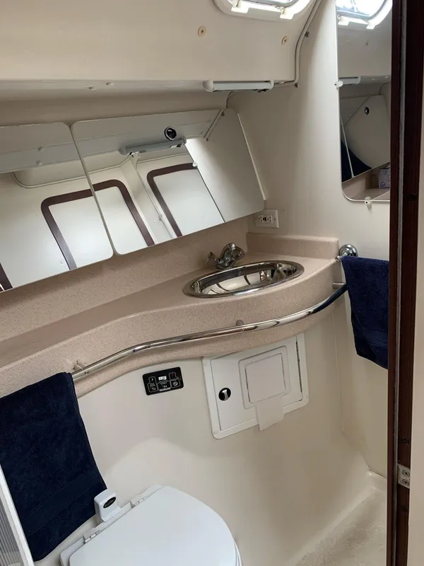 2004 Catalina 470