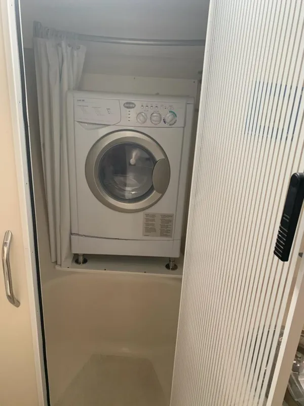 2004 Catalina 470