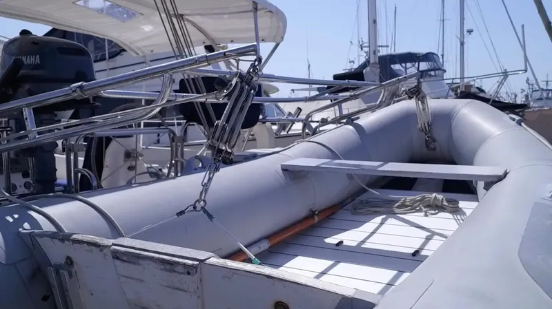 2004 Catalina 470