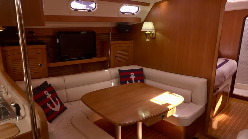 2004 Catalina 470