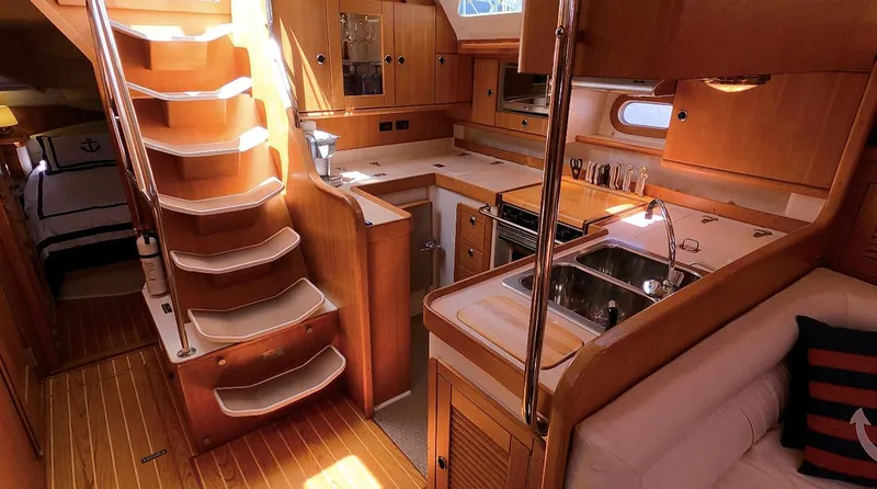 2004 Catalina 470