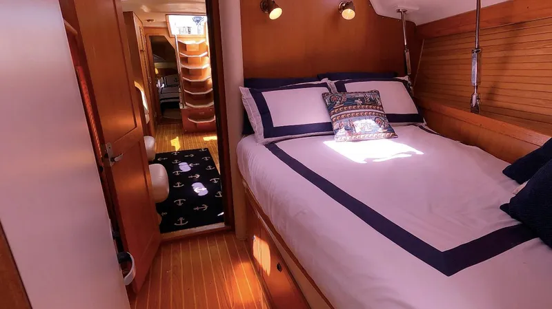 2004 Catalina 470