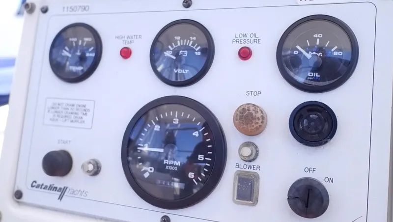 2004 Catalina 470