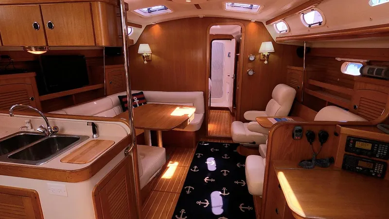 2004 Catalina 470