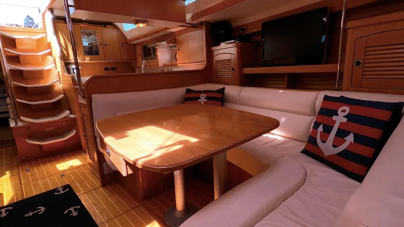 2004 Catalina 470