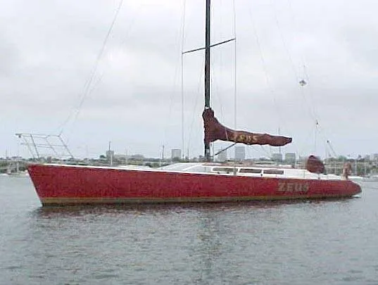 1985 MacGregor non-pilothouse