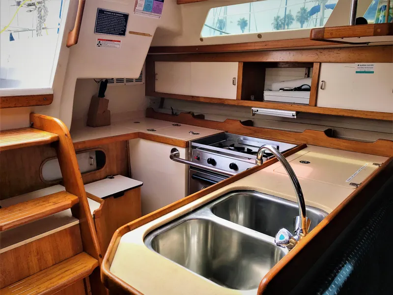 1998 Catalina 36 MkII