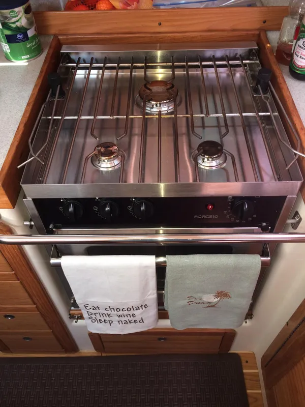 2006 Catalina 470