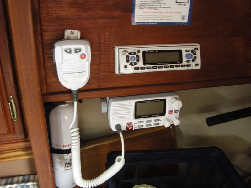 VHF, Stereo