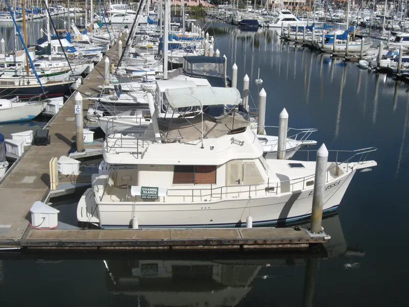 2005 Mainship 34 Trawler