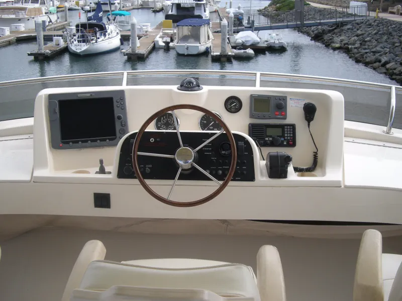 2005 Mainship 34 Trawler