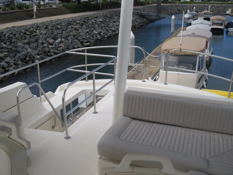 2005 Mainship 34 Trawler