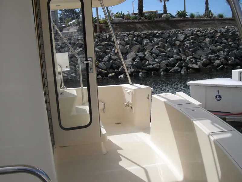 2005 Mainship 34 Trawler