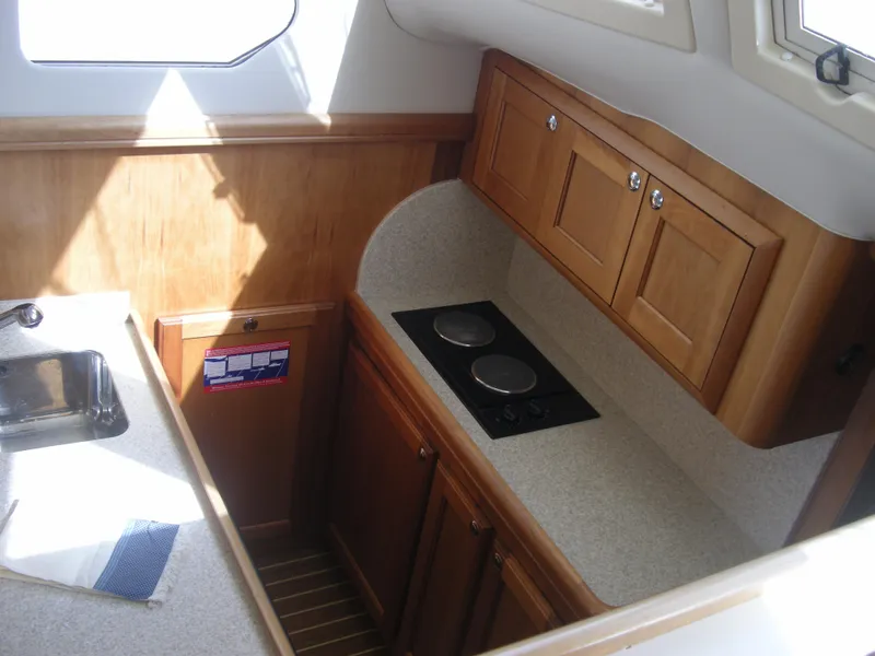 2005 Mainship 34 Trawler