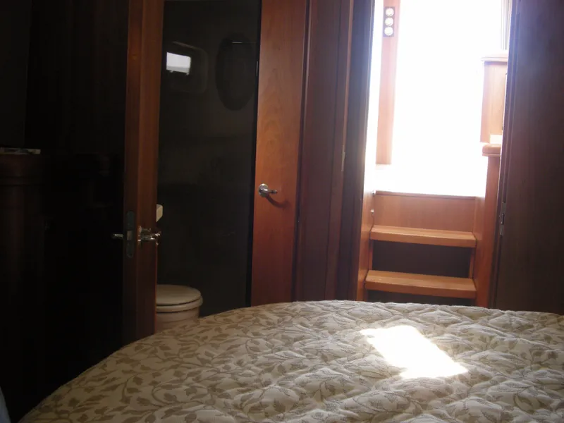 2005 Mainship 34 Trawler