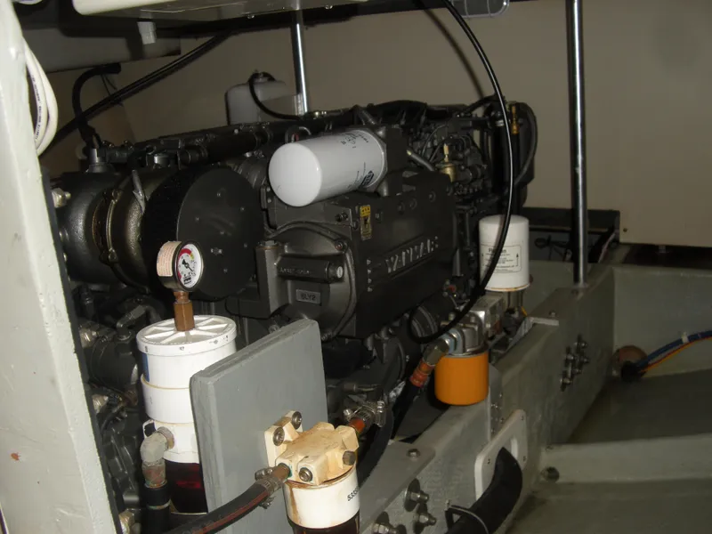 2005 Mainship 34 Trawler